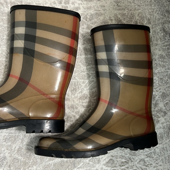 Burberry Rain Boots Sz 9 - Picture 7 of 14